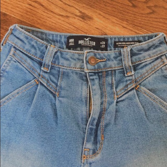 Curvy Vintage Stretch Ultra High-Rise Mom … - Picture 2 of 3